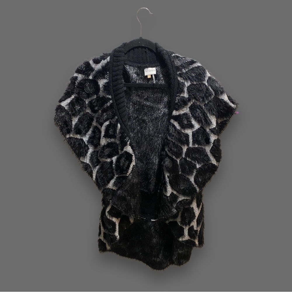Super soft Sioni cardigan perfect for all seasons!